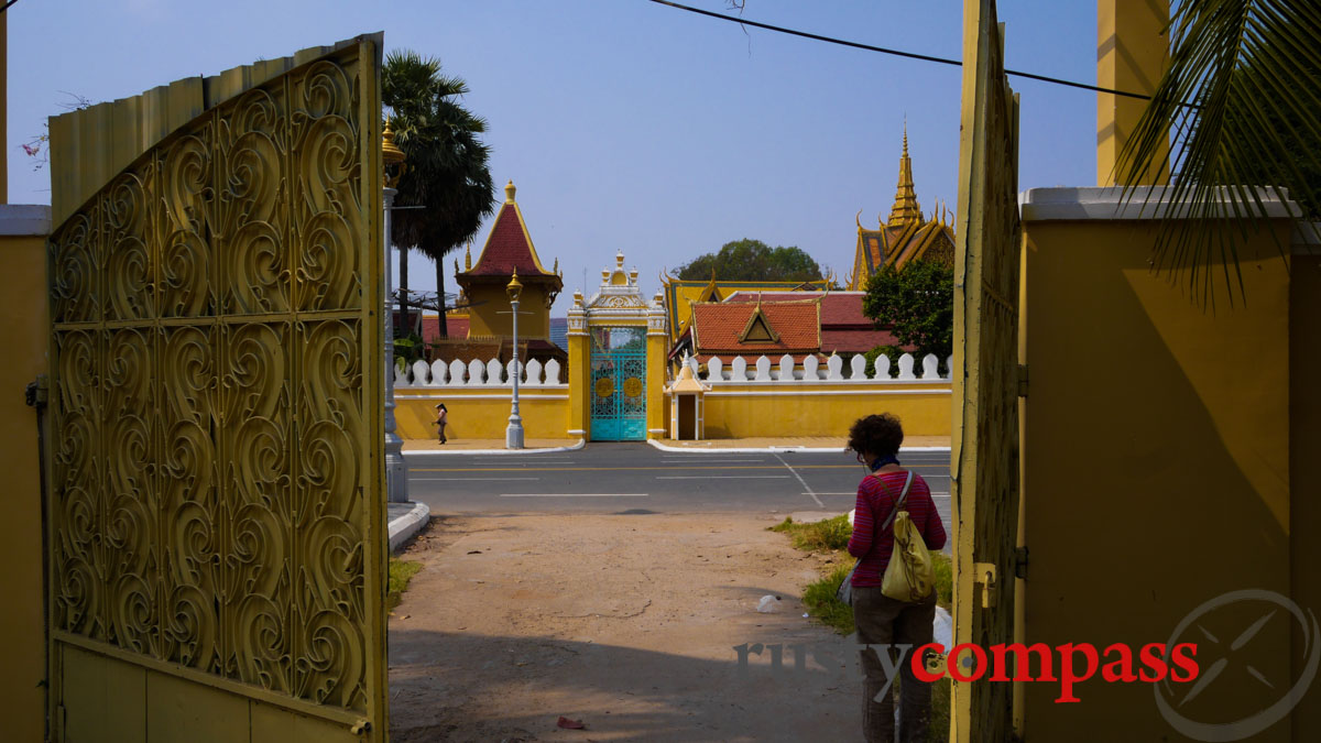 Left for dead? The Renakse Hotel, Phnom Penh